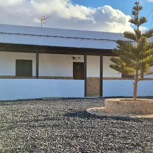 Villa La Tosca, Casillas del Ángel